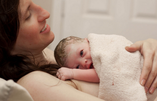Mẹ sau sinh bị hậu sản đuôi lươn Mẹ sau sinh bị hậu sản đuôi lươn