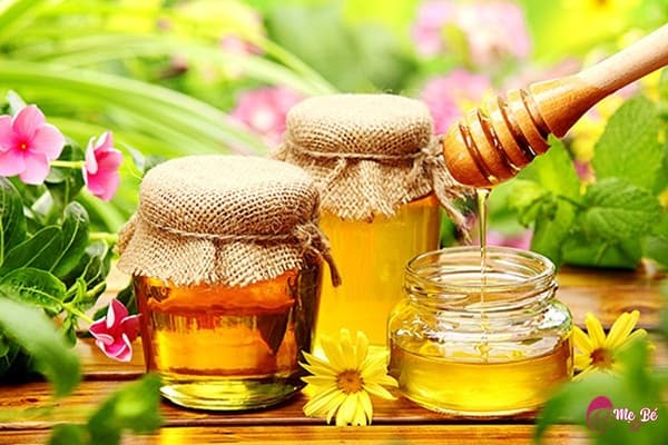 Sử dụng chanh mật ong giúp giảm viêm họng khi mang thai