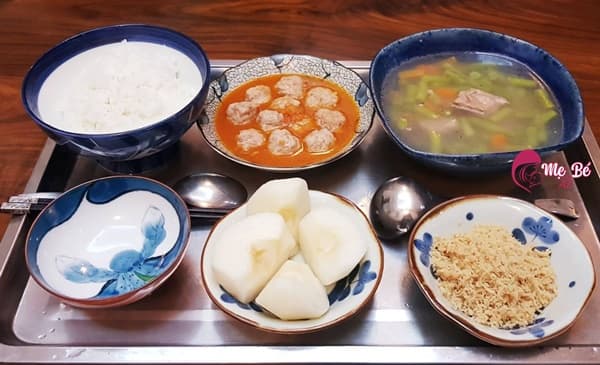 Thực đơn cho mẹ sau khi sinh