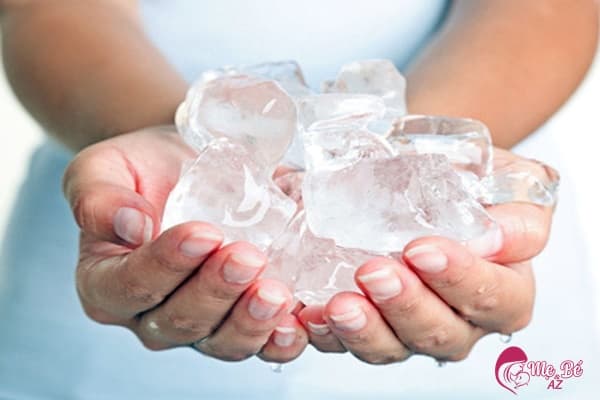 Chườm lạnh để cải thiện bệnh trĩ sau khi sinh