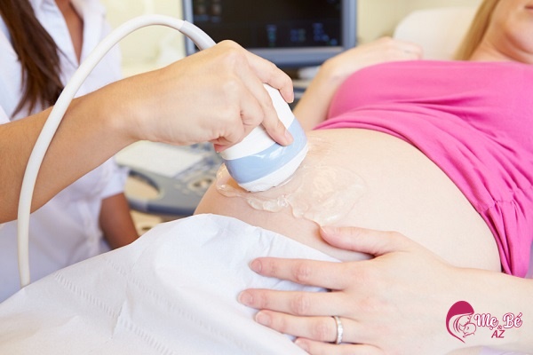 Nên khám thai định kỳ để phát hiện dấu hiệu bị ít nước ối