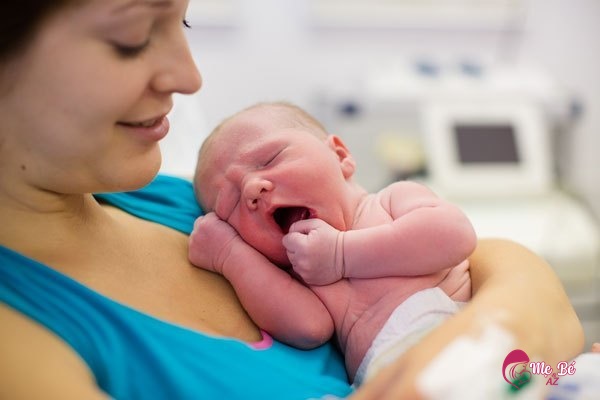 Nhận biết trẻ sơ sinh đã bú no để không nôn trớ và sặc sữa
