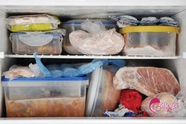 Không để chung sữa mẹ trữ đông với thực phẩm sống