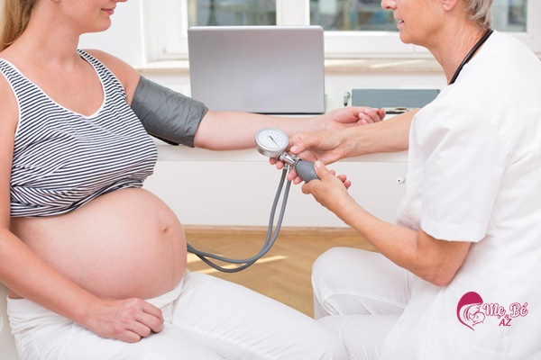Khám thai và siêu âm định kỳ giúp mẹ bầu kiểm soát được chứng huyết áp thấp