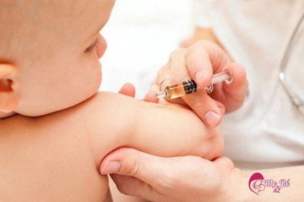 Tiêm chủng đầy đủ cho con