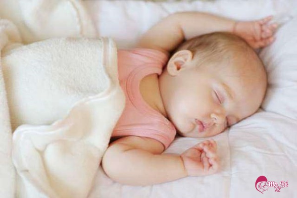 3 Tư thế ngủ cho trẻ sơ sinh giúp con ngoan giấc và phát triển