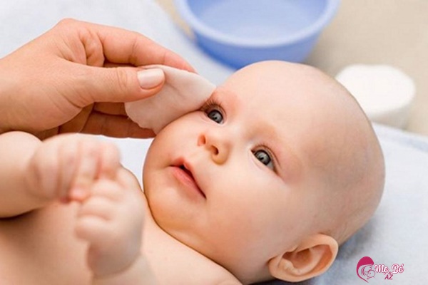 Kinh nghiệm của mẹ Nguyễn Thanh khi chăm sóc trẻ sơ sinh