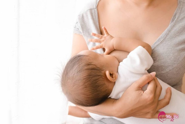 Nhận biết dấu hiệu sau khi sinh bị ít sữa