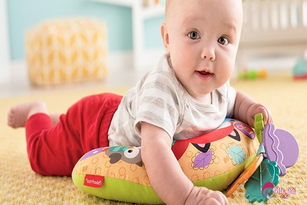 Chăm sóc trẻ sơ sinh 6 tháng tuổi mẹ cần khuyến khích sự vận động của bé