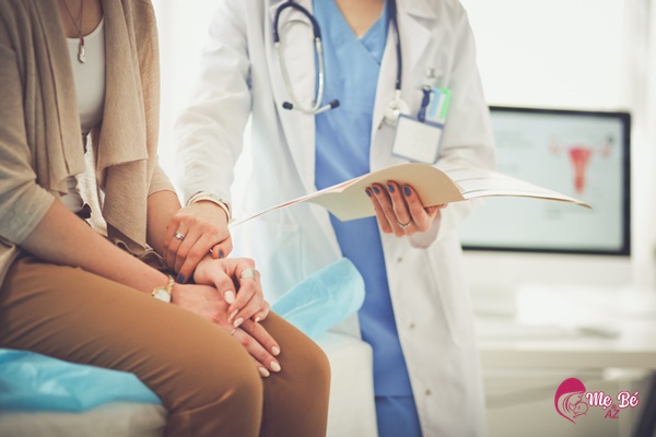 Sau khi sinh 5 tuần quan hệ bị ra máu: Khi nào cần đi khám?