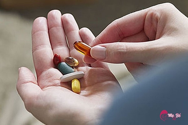 Phỏng vấn: Các mẹ uống vitamin A sau khi sinh như thế nào?