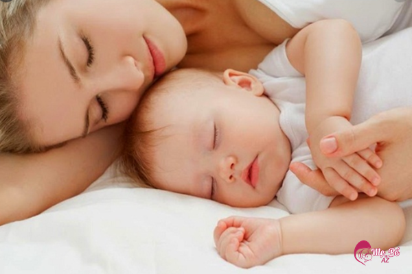 Cách chữa mất ngủ an toàn cho mẹ và lợi sữa cho bé