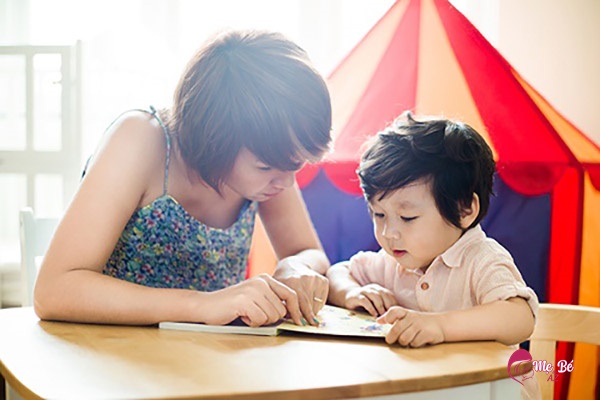 Cần cho trẻ làm quen với chữ cái, con số