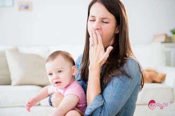 Những tác hại to lớn của chứng mất ngủ sau sinh đối với mẹ và bé