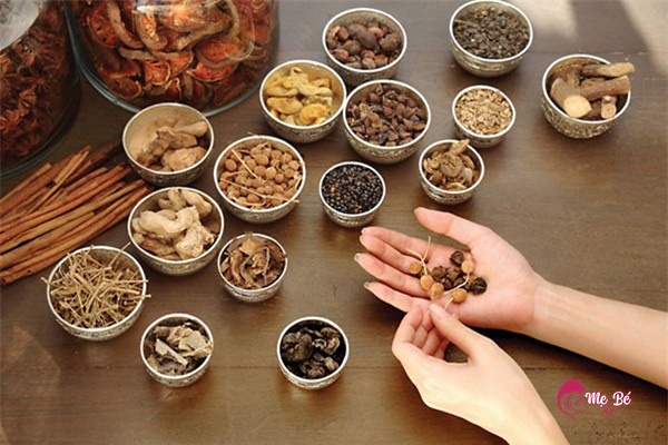 Những bài thuốc chữa mất ngủ sau sinh phổ biến